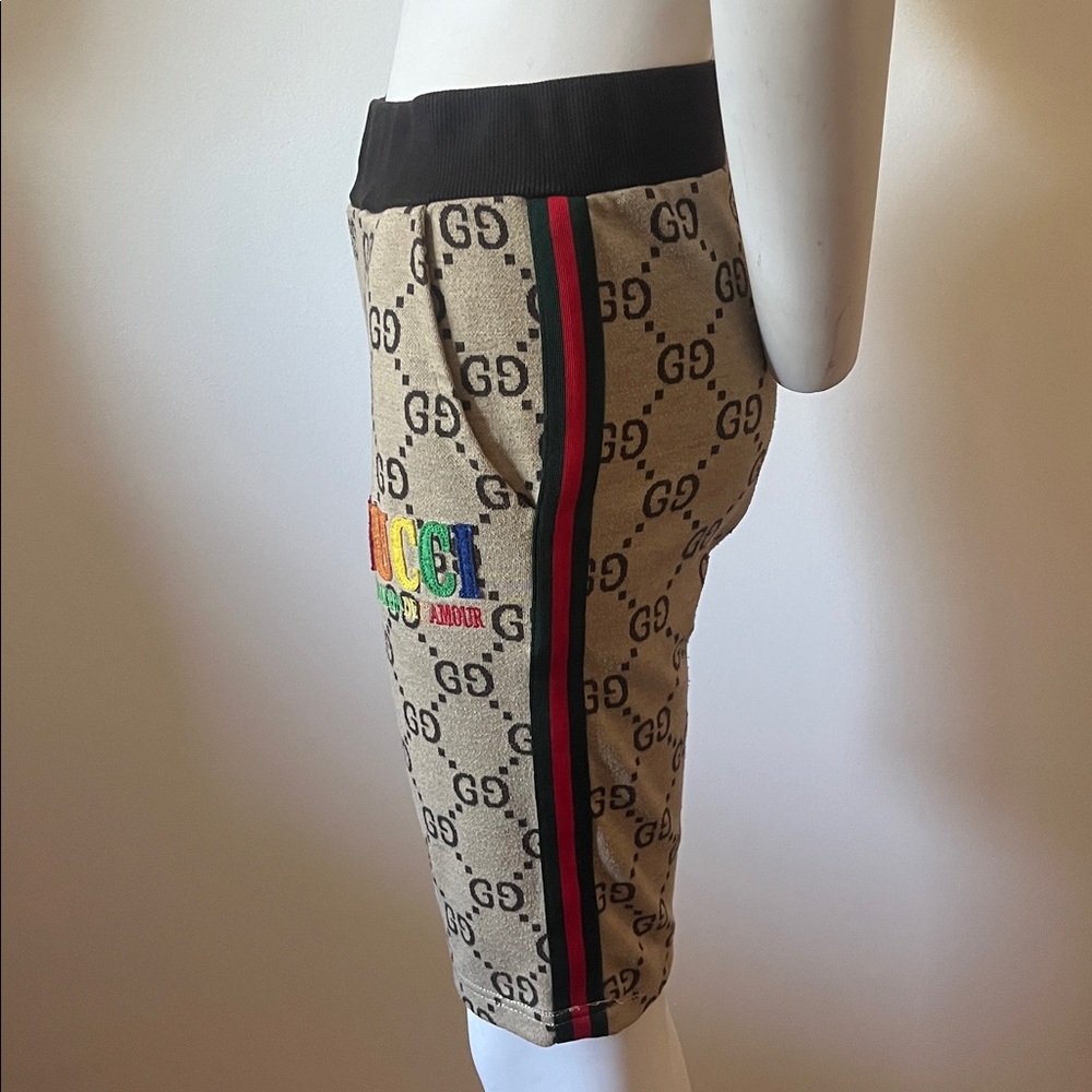 Gucci Unskilled Worker Embroidered Logo Print Shorts - Picture 3 of 8